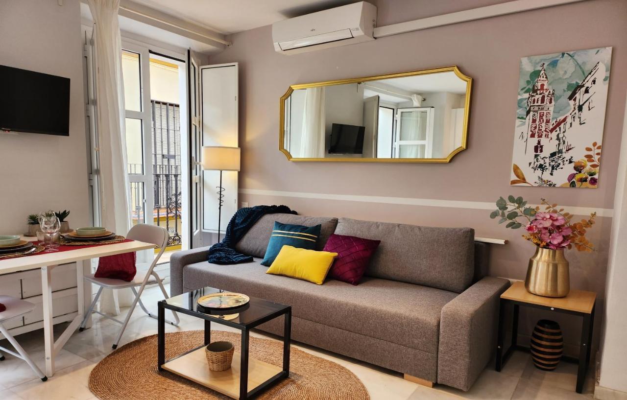 Lovely Center Apartments Seville - Balcony Lux Sol Sevilla Exteriör bild