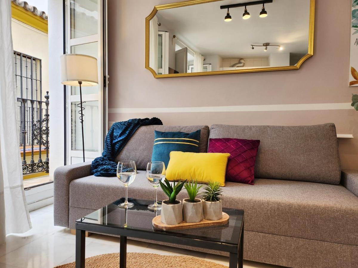 Lovely Center Apartments Seville - Balcony Lux Sol Sevilla Exteriör bild