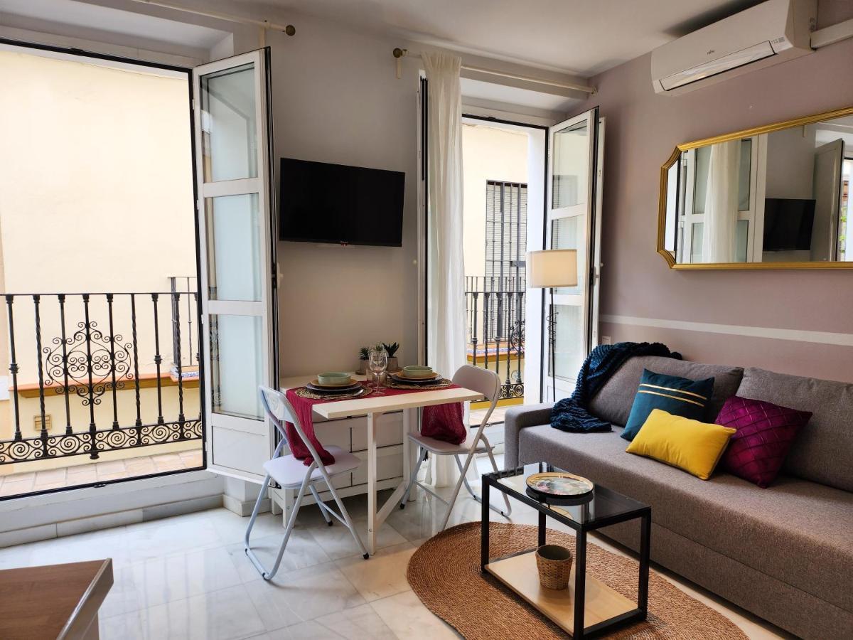 Lovely Center Apartments Seville - Balcony Lux Sol Sevilla Exteriör bild