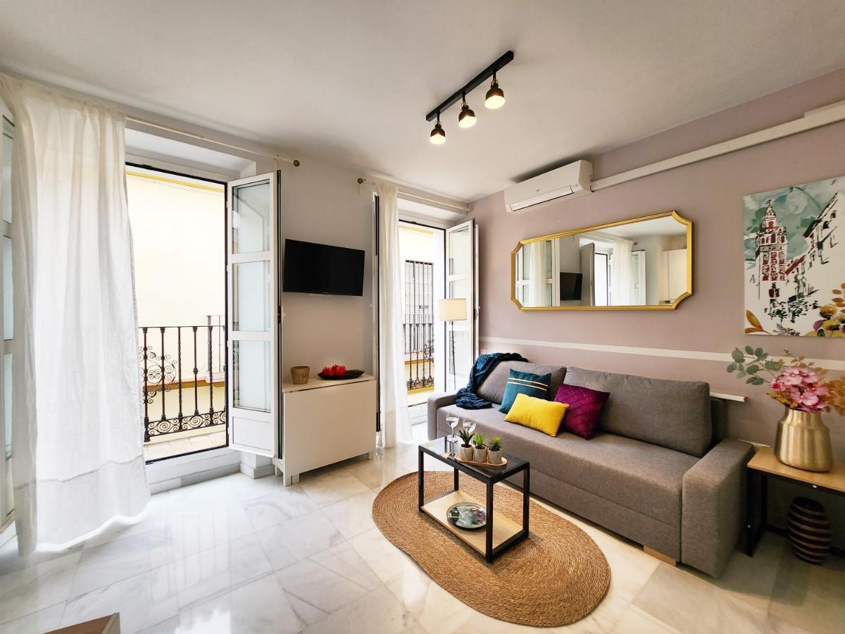 Lovely Center Apartments Seville - Balcony Lux Sol Sevilla Exteriör bild