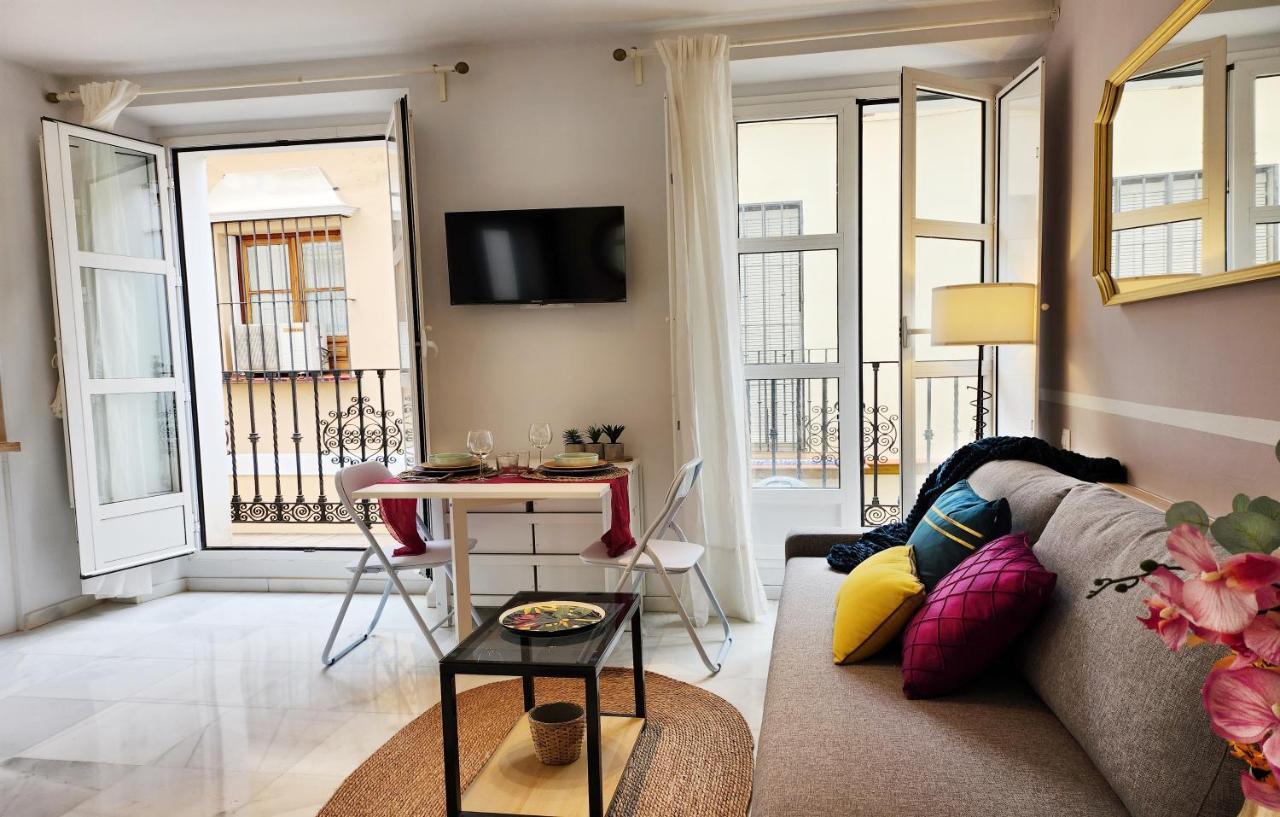 Lovely Center Apartments Seville - Balcony Lux Sol Sevilla Exteriör bild