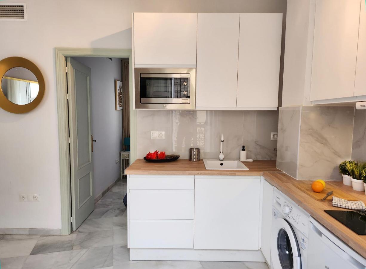 Lovely Center Apartments Seville - Balcony Lux Sol Sevilla Exteriör bild