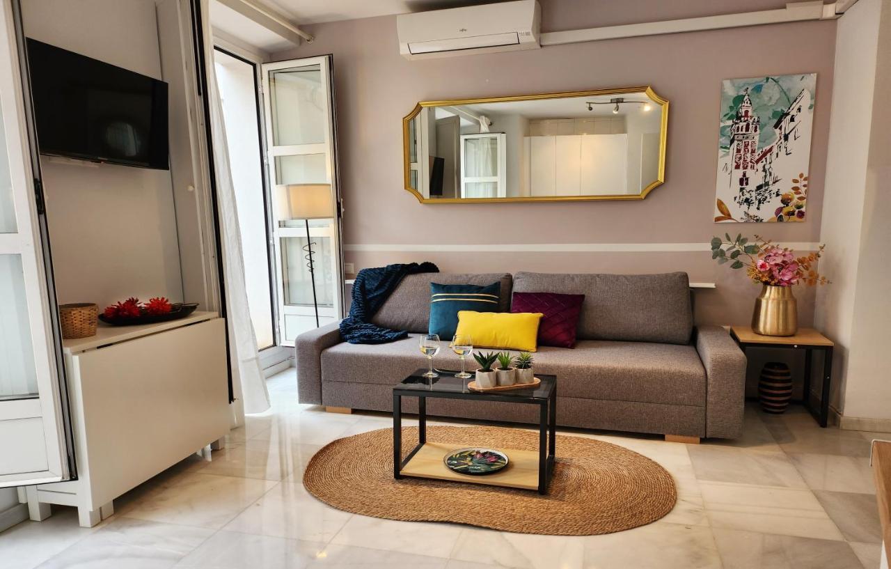 Lovely Center Apartments Seville - Balcony Lux Sol Sevilla Exteriör bild