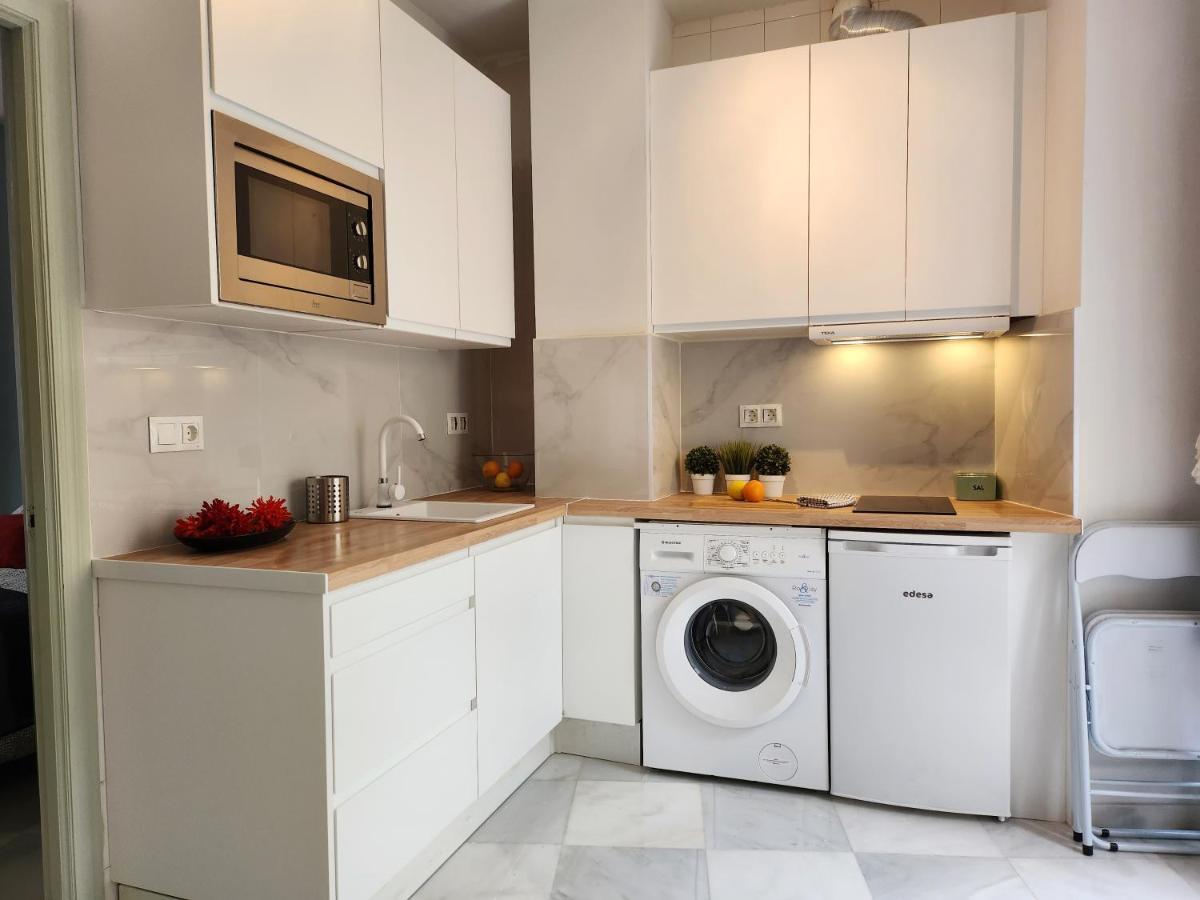 Lovely Center Apartments Seville - Balcony Lux Sol Sevilla Exteriör bild