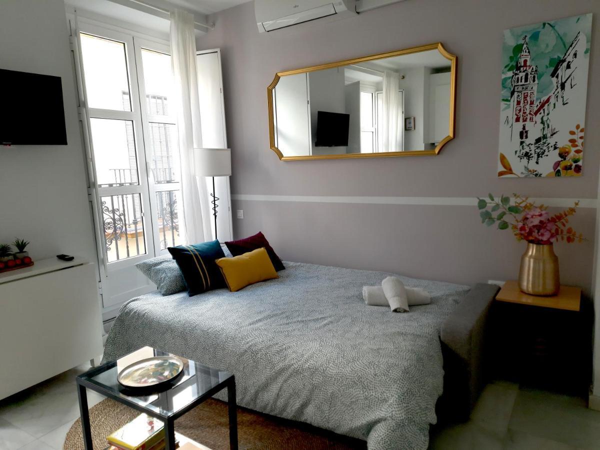 Lovely Center Apartments Seville - Balcony Lux Sol Sevilla Exteriör bild
