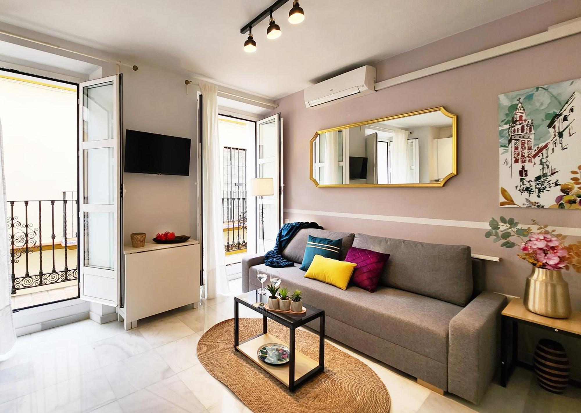 Lovely Center Apartments Seville - Balcony Lux Sol Sevilla Exteriör bild